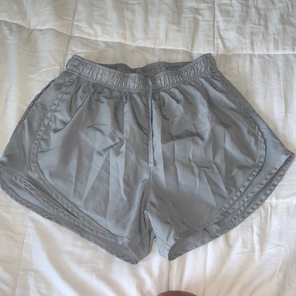 Nike shorts - Picture 1 of 3
